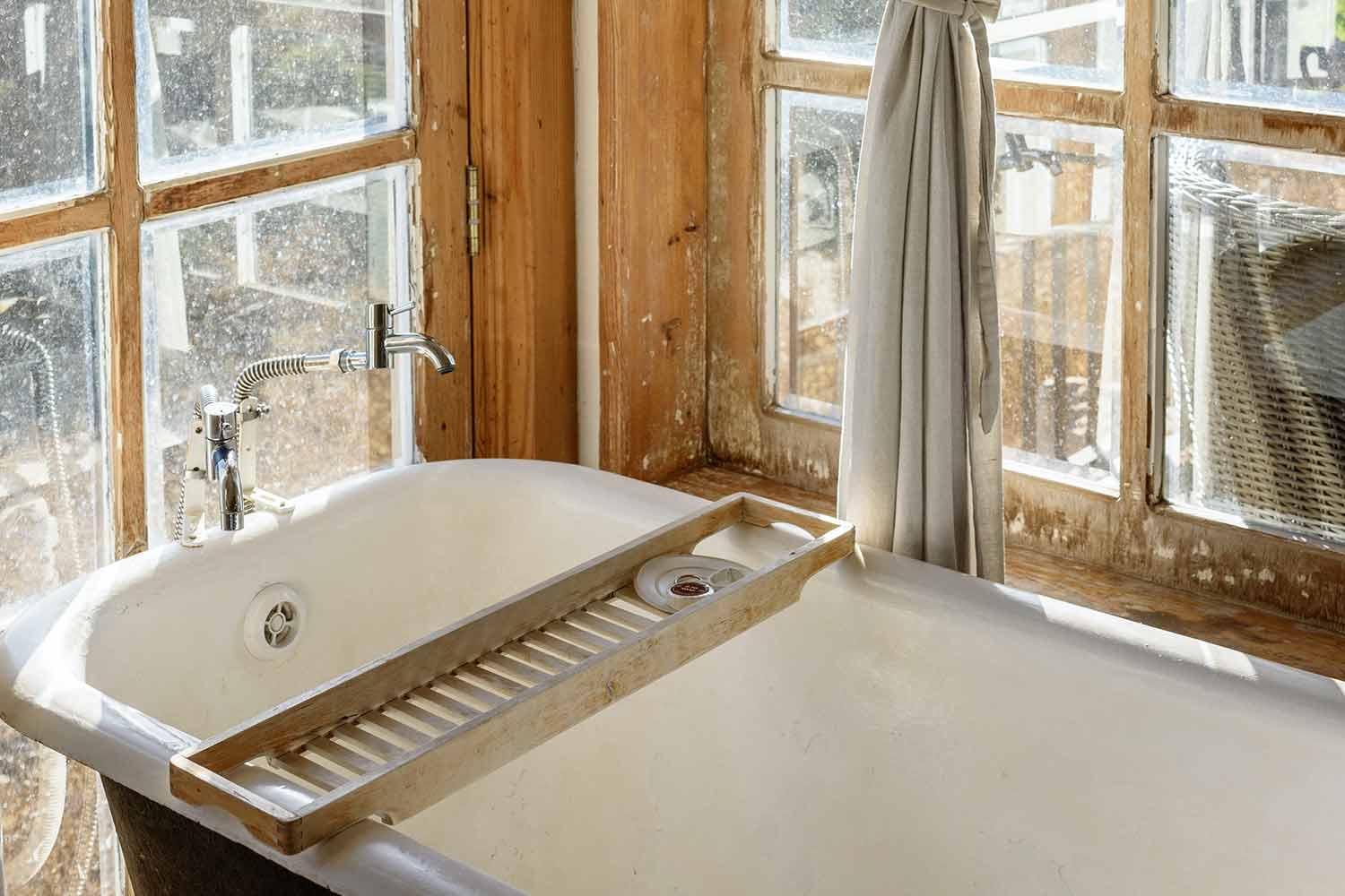 bathtub with overflow drain