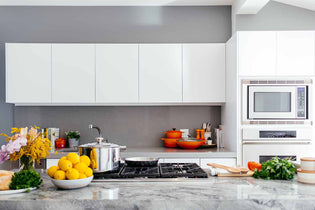 Brilliant Small Kitchen Layouts and Color Schemes